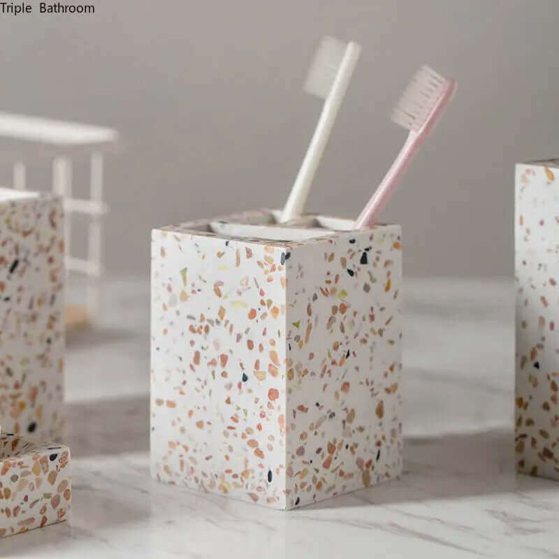 Accessoires de salle de bain en terrazzo orange