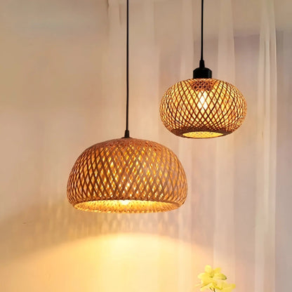 Élégante Lampe à Suspension en Rotin : Éclairage Luxe pour Tout Espace