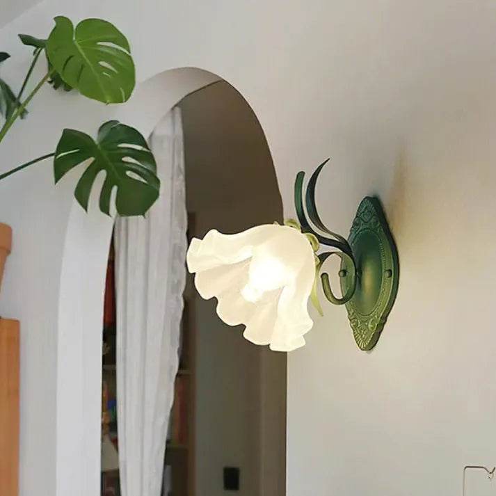 FleurLumière – Applique Murale Élégante Fleur de Muguet
