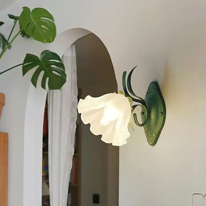 FleurLumière – Applique Murale Élégante Fleur de Muguet