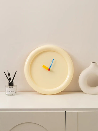EpeiusHome – Horloge Mur Memphis pour Espaces Élégants
