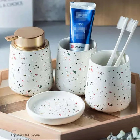 Accessoires de salle de bain en terrazzo peint nordique