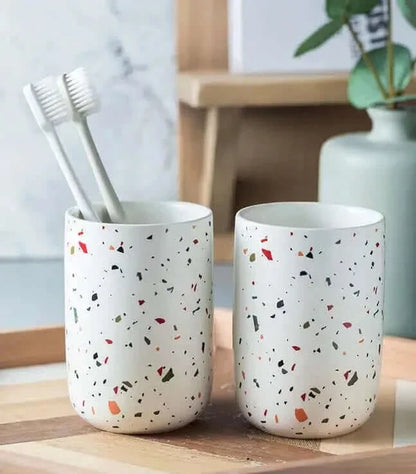 Accessoires de salle de bain en terrazzo peint nordique