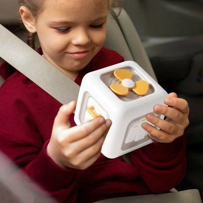 Cube Sensory 6-en-1 Montessori - Tableau d'activités éducatif pour bébés, développement des compétences de manipulation, cube d'activité de 3,5 pouces pour garçons et filles