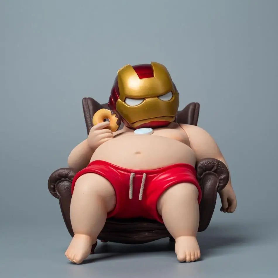 Figurine Anime Iron Man Mignonne - Ornement de Bureau en PVC pour Enfants, Décoration de Voiture de la Collection Avengers, Idée de Cadeau Parfaite 12cm (4,7 pouces)