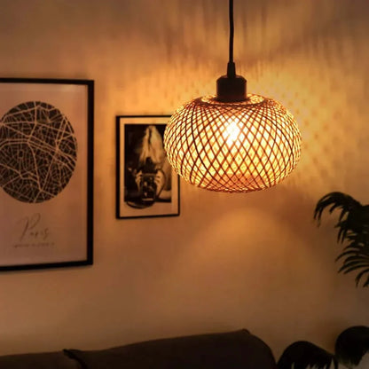Chic lustre en rotin du milieu du siècle