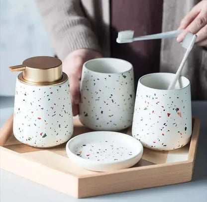Accessoires de salle de bain en terrazzo peint nordique