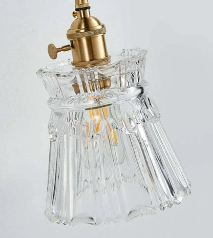 Plafonnier en verre élégant avec des accents en laiton - Éclairer avec style