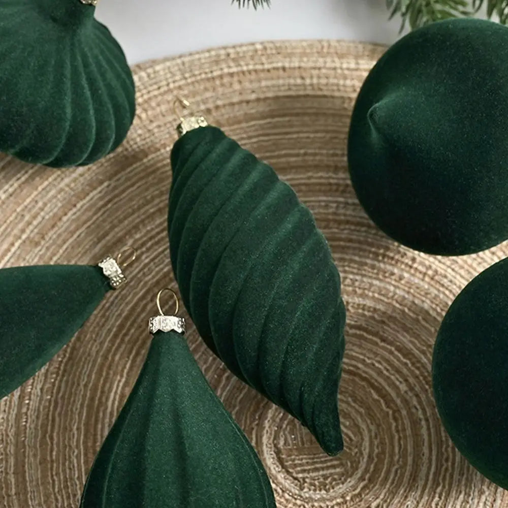 Boules de Noël élégantes en velours flocké incassables - Décorations d'arbre de vacances réutilisables pour l'ambiance festive 27PCS