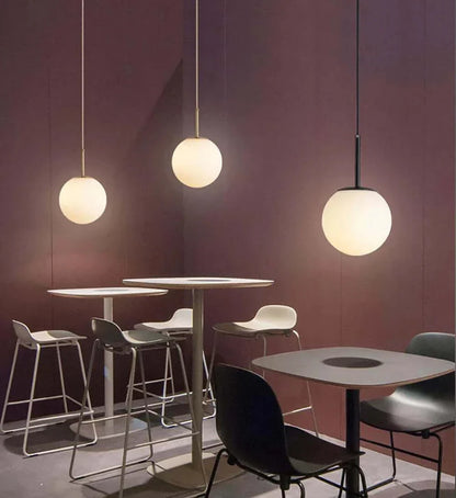 Penderie en verre de style moderne du milieu du siècle