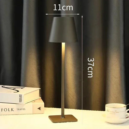 LumiLuxe - Lampe LED Portable USB Élégante pour Hôtel
