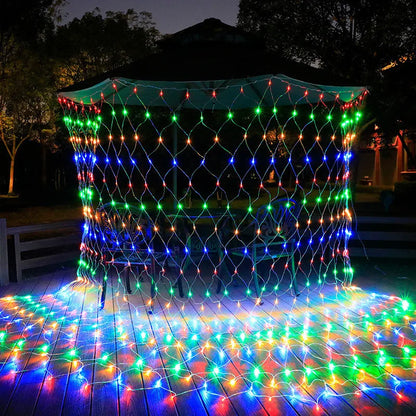Lumières féeriques de Noël en filet LED étanches - 8 modes ou alimentées par énergie solaire, idéales pour les décorations de Noël et de vacances