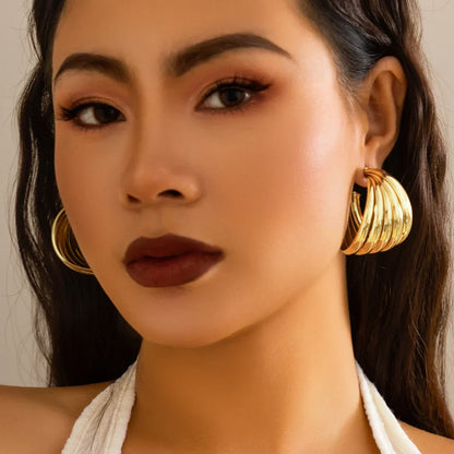 Boucles d'oreilles Élégance Classique - Créole Métallique Élégante