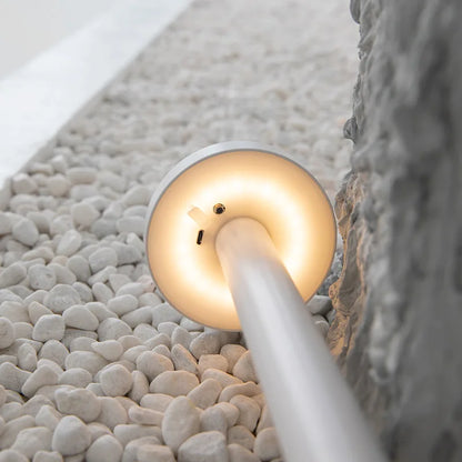 LuminoPro - Lampe LED Rechargeable Étanche pour Hôtels et Extérieurs