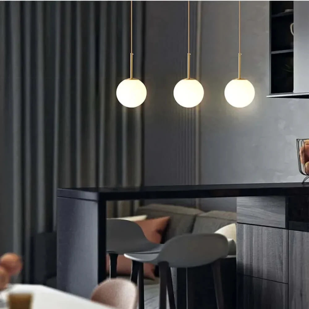 Penderie en verre de style moderne du milieu du siècle