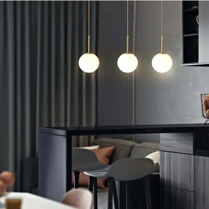 Penderie en verre de style moderne du milieu du siècle