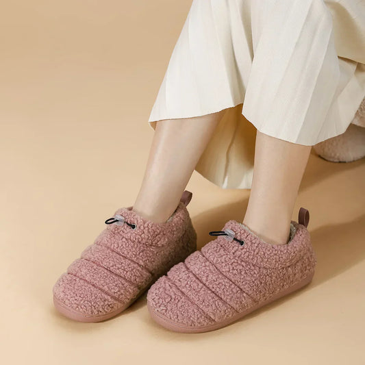 CloudWalk Chaussons - Chaussons en peluche anti-dérapants élégants pour un confort d'hiver ultime