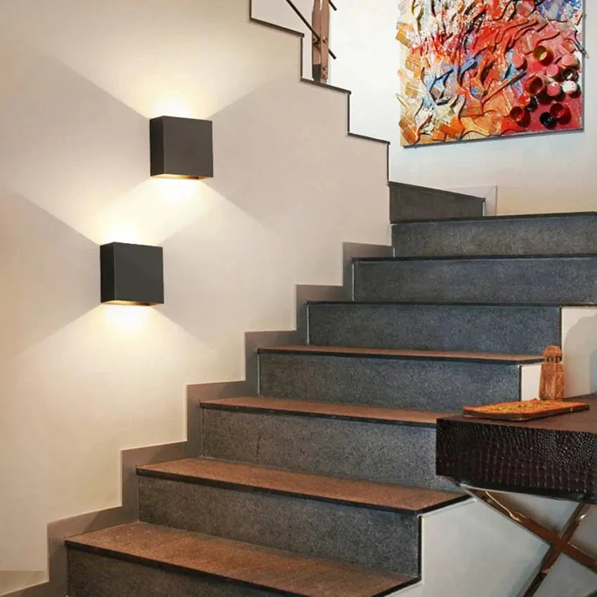 LumiÉclat – Applique Murale LED Élégante et Moderne