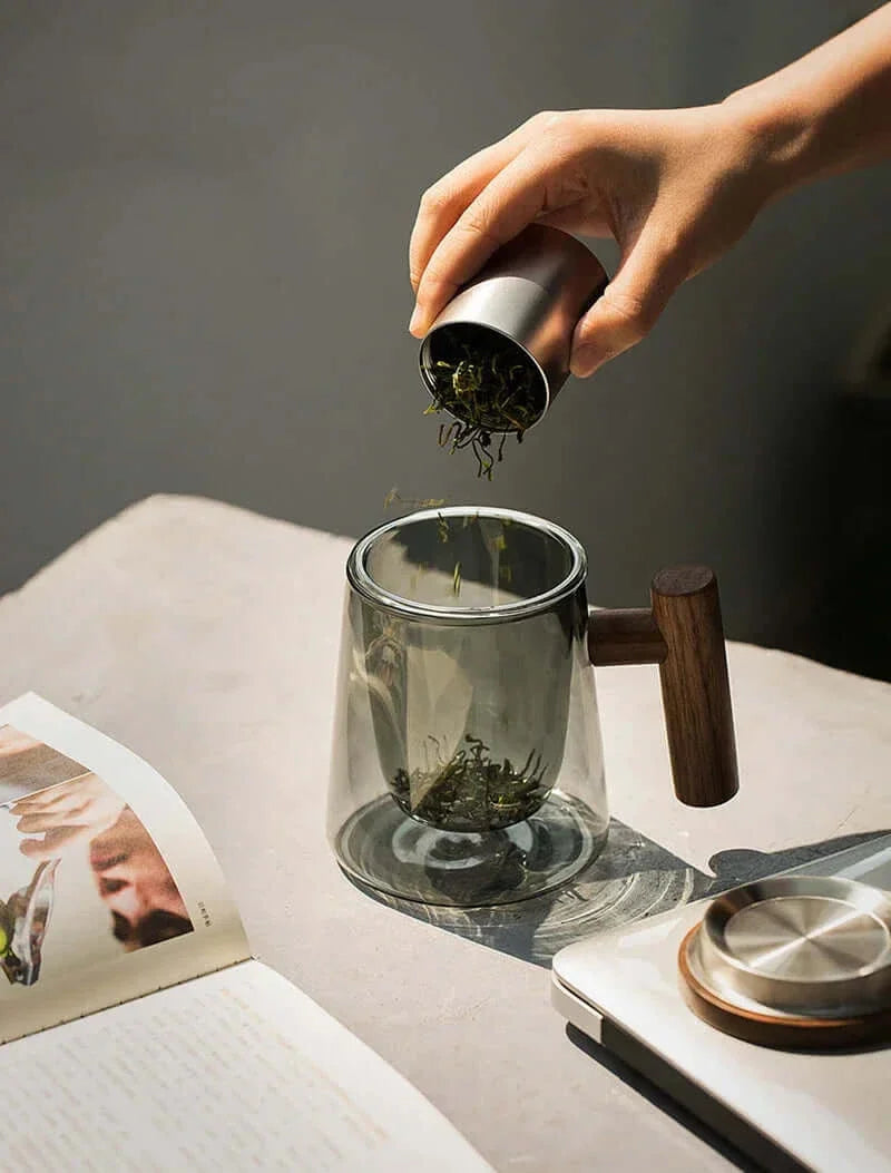 Tasse à thé en verre ultramoderne avec filtre et couvercle