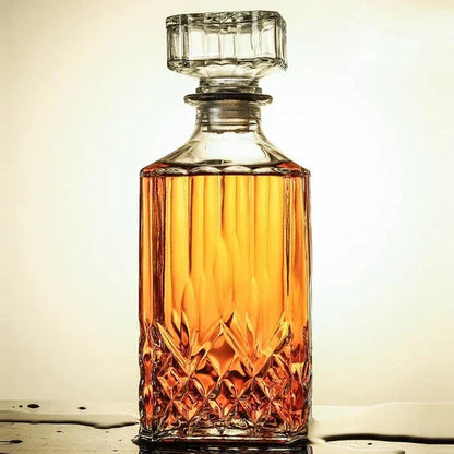 Floroux Glass Decanter Set | Elegant Whisky Decanter | Luxurious Gift Idea | For Spirits and Wine