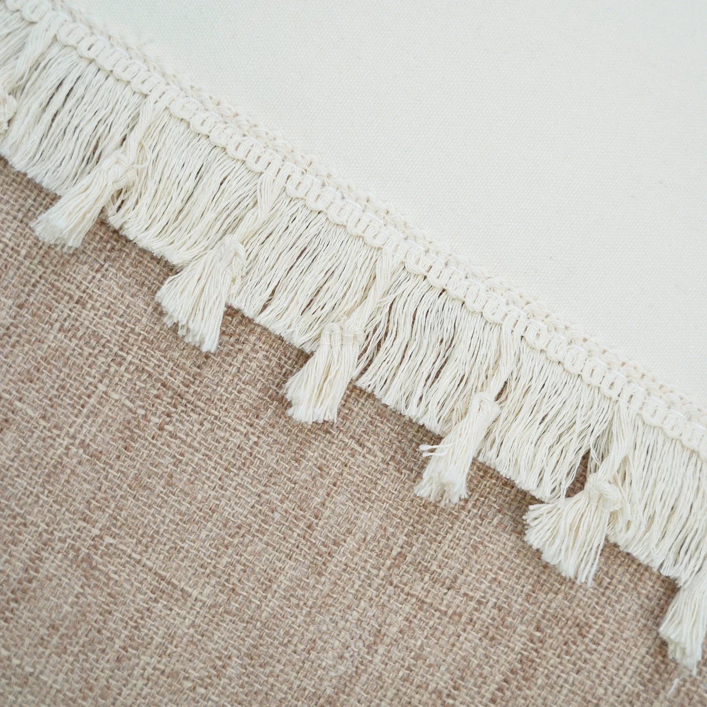 Coussin Boho - Housse de coussin géométrique beige avec franges