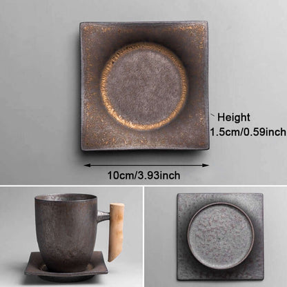 Tasse rétro japonaise avec glaçure rouillée et poignée en bois