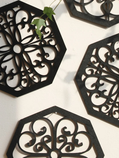 Décoration Murale en Bois Noir