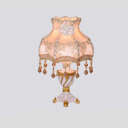 Floroux Lampe de Table Européenne | Tissu & Dentelle | Élégante Base en Résine Lumineuse | Décoration & Éclairage