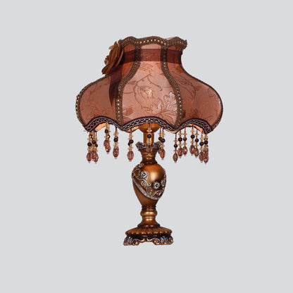 Floroux Lampe de Table Européenne | Tissu & Dentelle | Élégante Base en Résine Lumineuse | Décoration & Éclairage