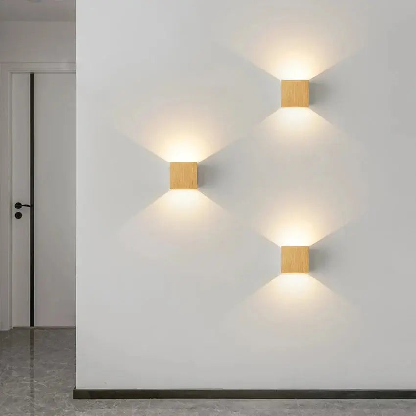 LumiÉclat – Applique Murale LED Élégante et Moderne