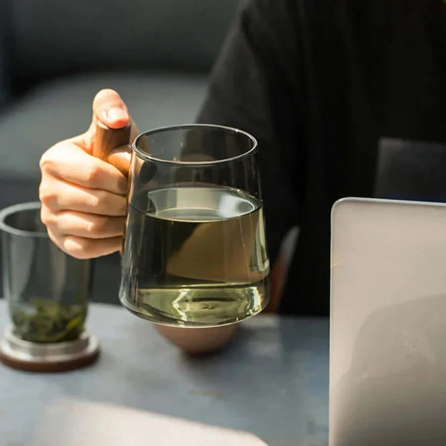 Tasse à thé en verre ultramoderne avec filtre et couvercle