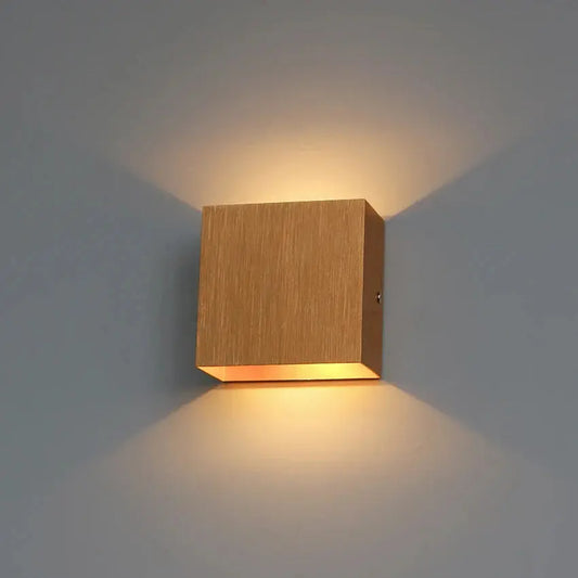 LumiÉclat – Applique Murale LED Élégante et Moderne