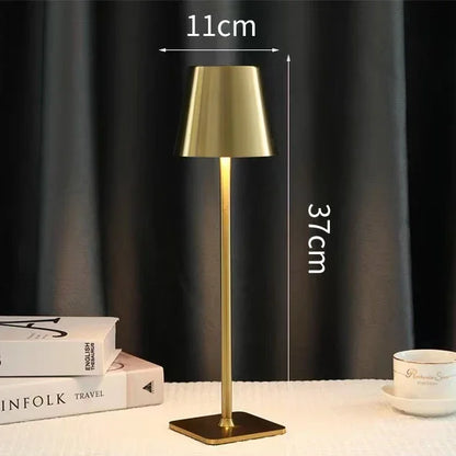 LumiLuxe - Lampe LED Portable USB Élégante pour Hôtel