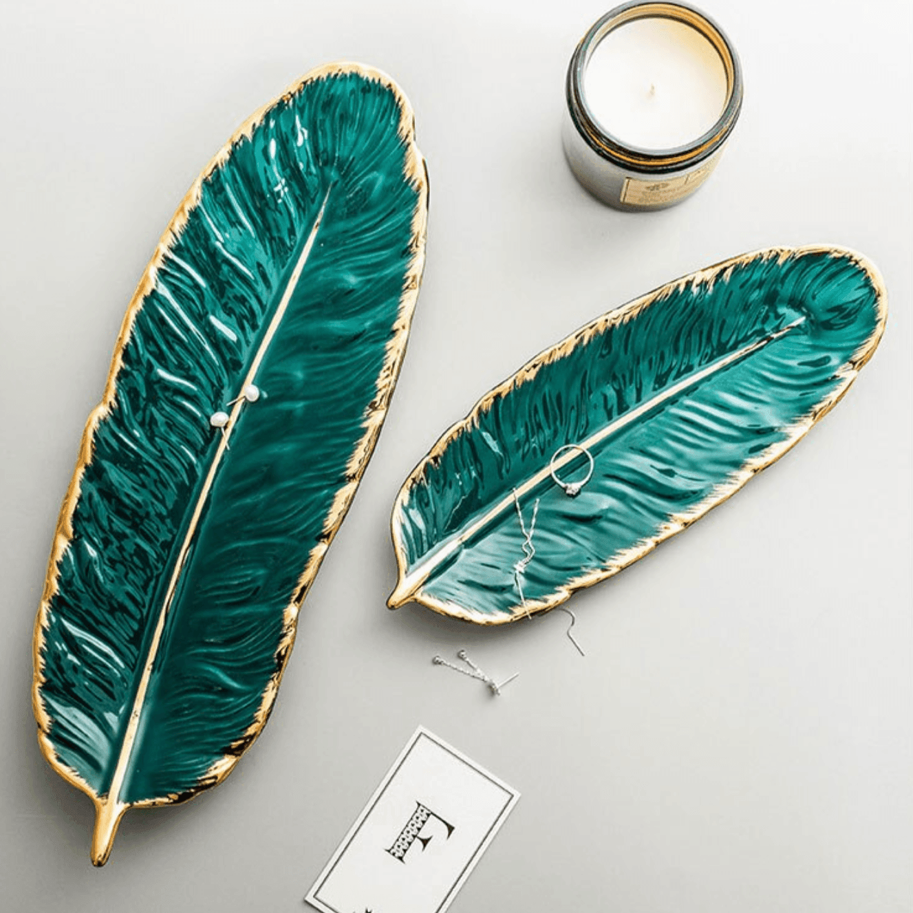 Ceramic plate in the shape of a banana leaf Floroux | Decorative | Serving platter