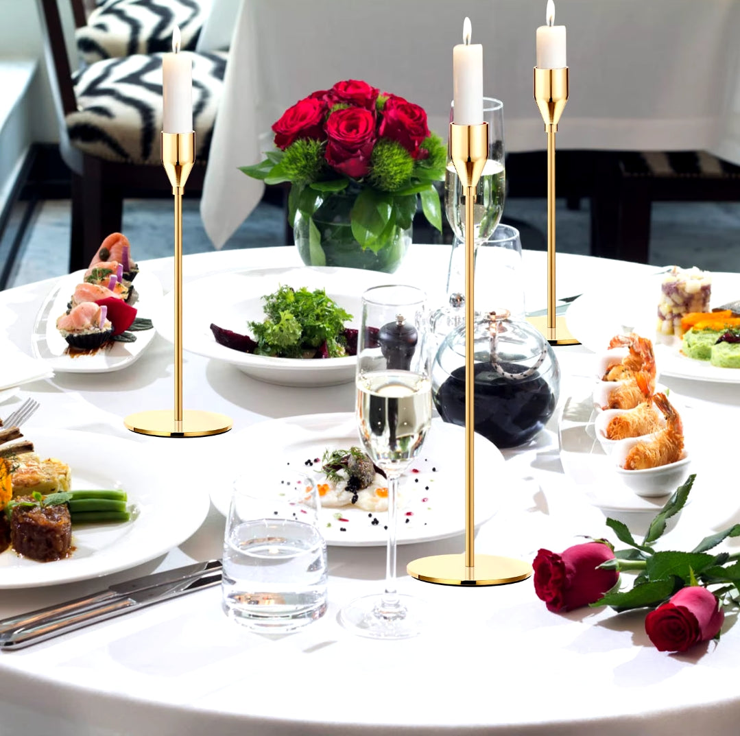 Ensemble de 3 bougeoirs en laiton plaqué or de style européen