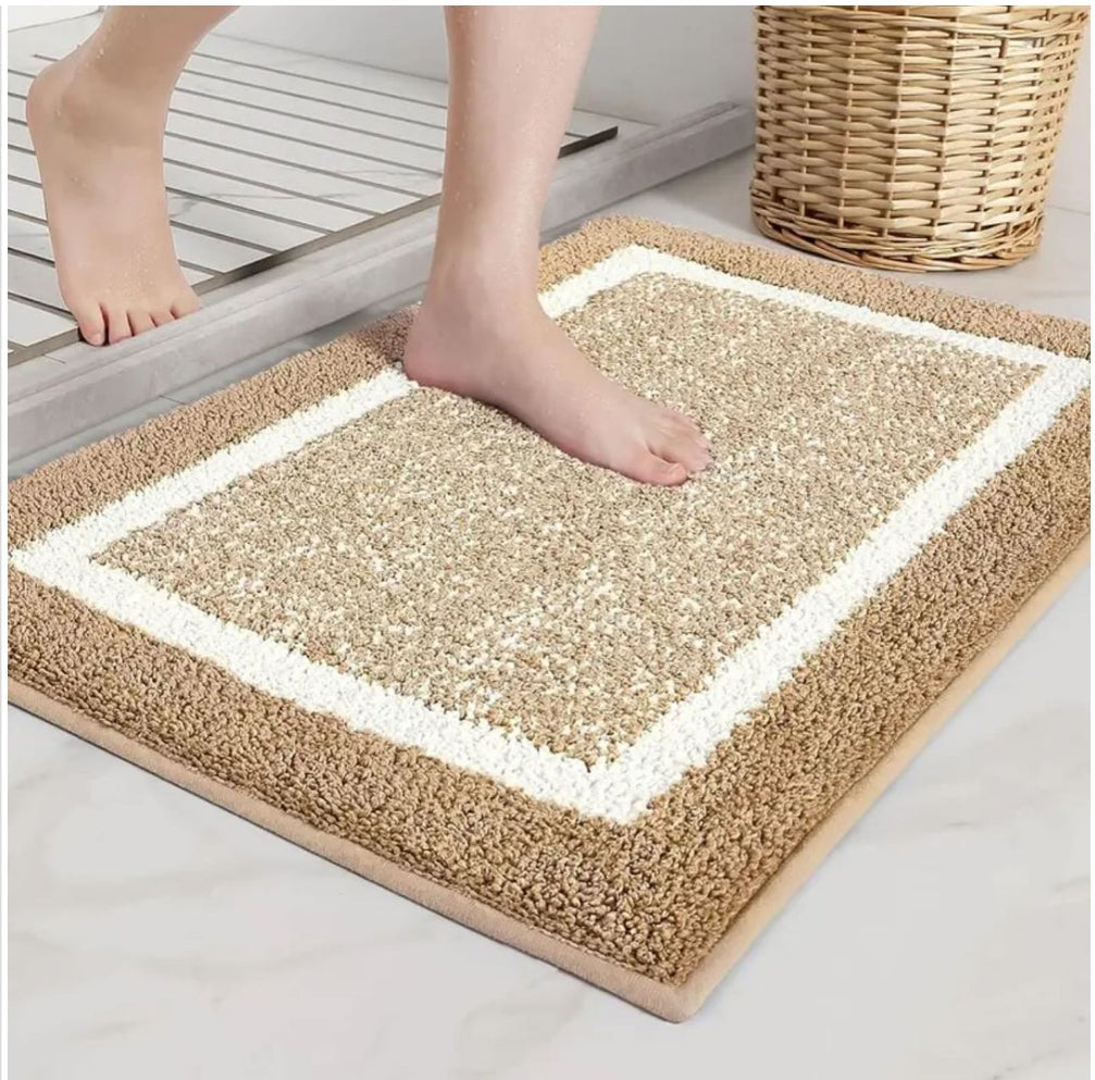 Grand tapis de bain en velours absorbant