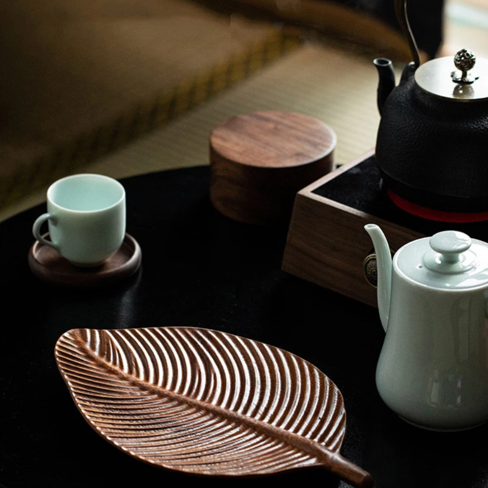 Floroux Assiette de Service en Feuille de Noyer | Design Élégant | Décoration de Table Inspirée de la Nature | Parfait pour les En-cas & Plus