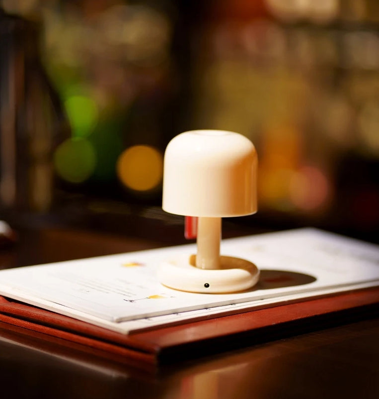 CharmingBoy - Éclairage de table LED élégant pour chaque espace