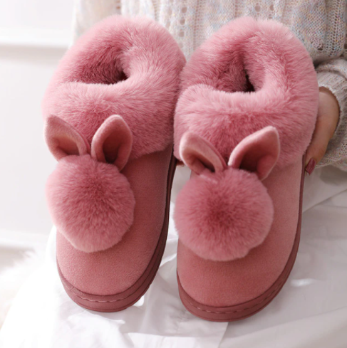 CozyFeet - Luxe Bunny Slippers pour un Confort Ultime