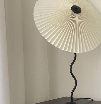 Floroux - Lampe de table LED en arc pour une ambiance moderne