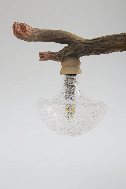 Twinkletwig | Lampe de table inspirée de la nature avec écureuil et tronc d'arbre