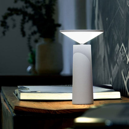 FlexiLume – Lampe LED Extérieure avec Bras Ajustable et Éclairage Pivotant