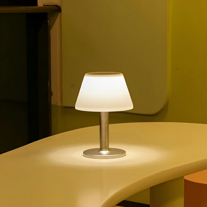 Lampe de table solaire élégante - SolarLuxe