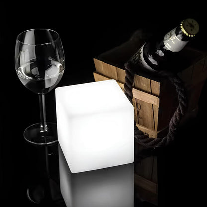 Floroux Cubic Garden Lamp | LED Outdoor Lighting | Solar | Elegant Design