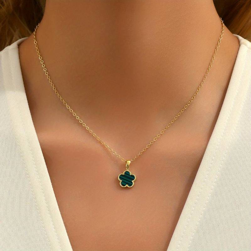 Fiora – Chaîne de Fleurs Envoûtante pour le Bonheur