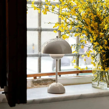 Lumière Lunaire - Lampe de Table LED pour une Ambiance Moderne