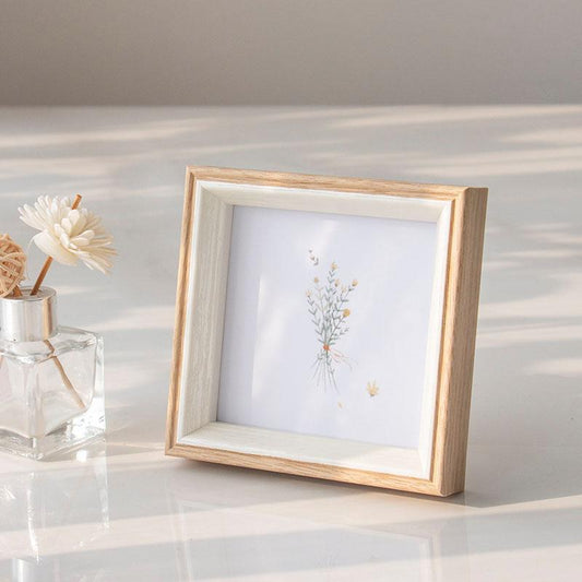 ElegantFrame – Cadre photo de luxe avec bordure dorée