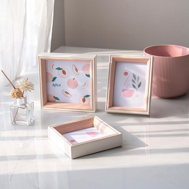 ElegantFrame – Cadre photo de luxe avec bordure dorée