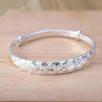 Bracelet en argent en forme d'étoile envoûtante pour un look éclatant