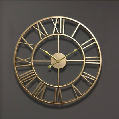 Montre murale squelette en or ou en bronze